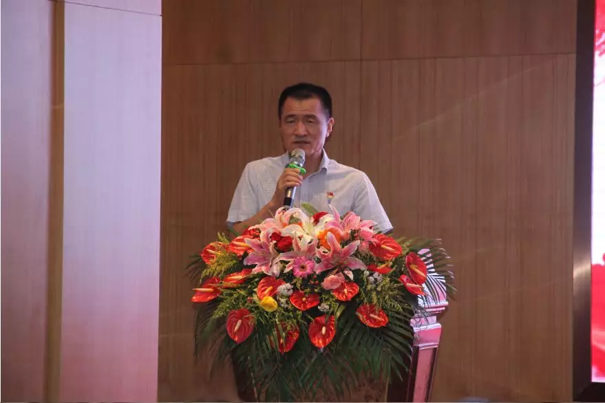 党支部蔡秋生书记进行工作汇报